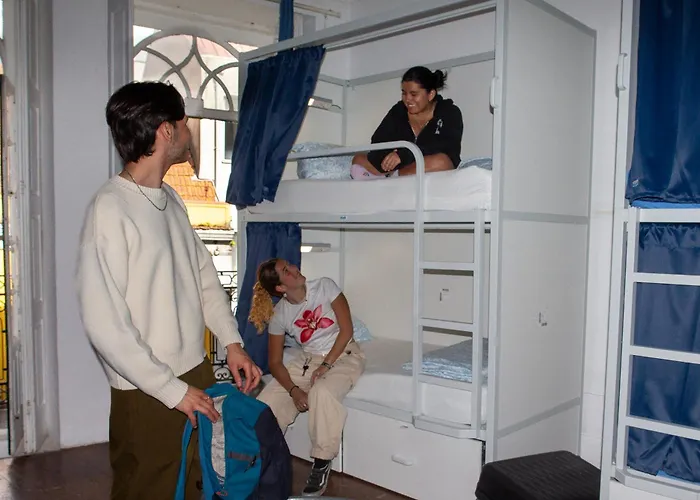 Onefam Clerigos Hostel Porto