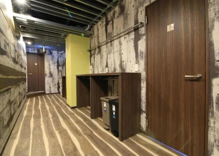 Bee-Hive Sugamo - Male Only Hostel Tokyo