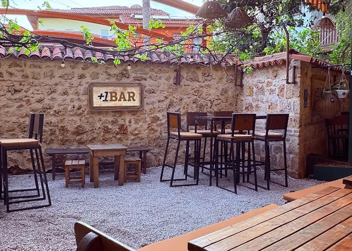 Kuyu Beergarden Hostel Antalya