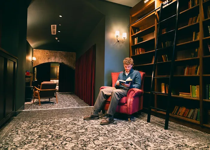 Code - The Court, Edinburgh Hostel