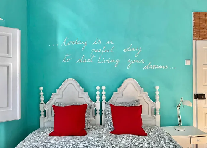 Chill In Ericeira Surf House Hostel