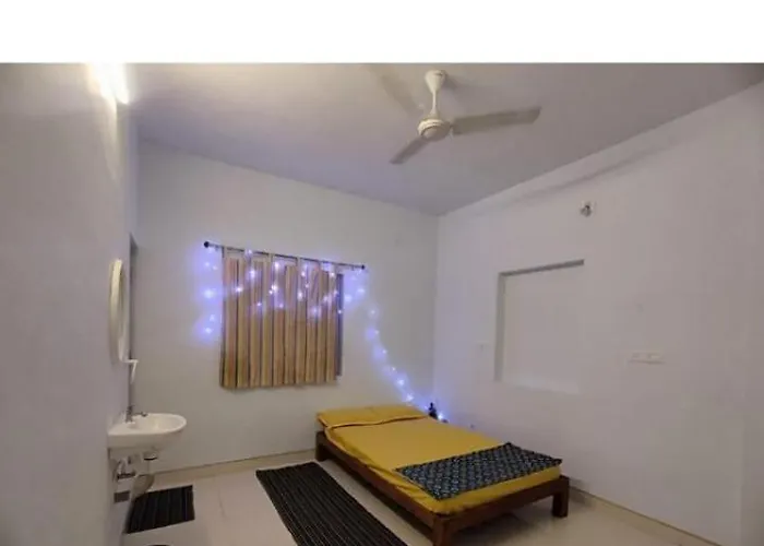 Funk Monk Hostel Auroville