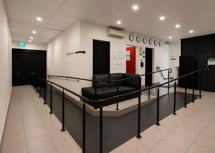 Perth City Backpackers Hostel - Note - Valid Passport Required To Check In