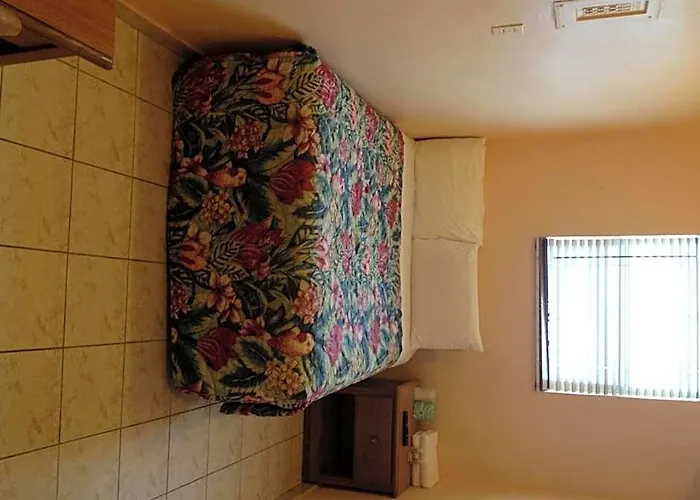 Collins Avenue Hostel Miami Beach