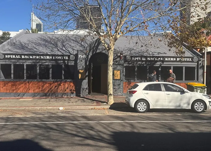 Spiral Backpackers Hostel - Valid Passport Required To Check In Perth