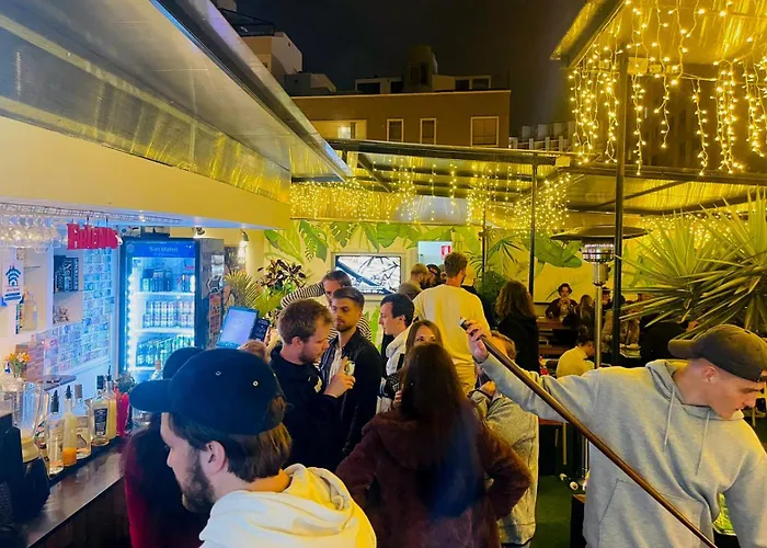 Rainbow Hostel Lima