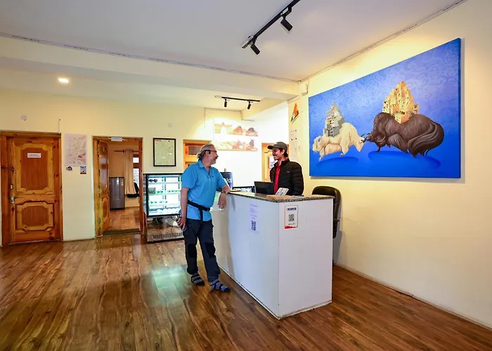 Raybo Hostel - Serene Stay With 5 Mins Walk From The Main Market Leh