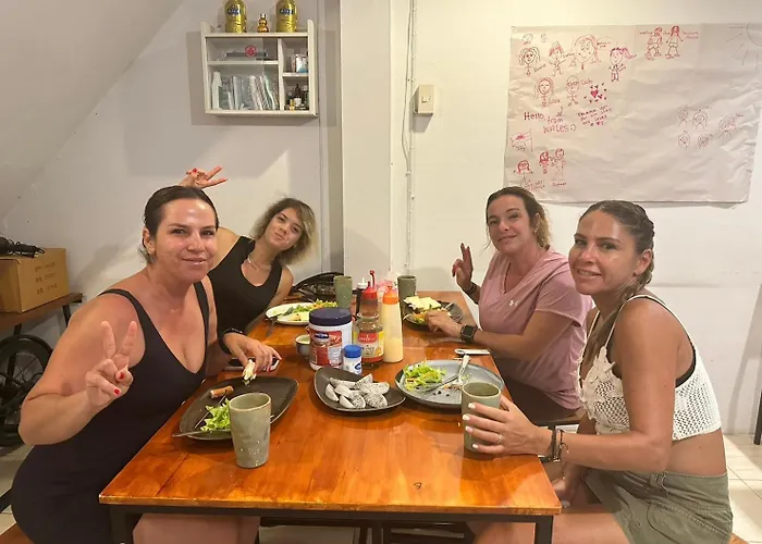Blue Moon House - A Budget Hostel For Easy Travellers Chiang Mai