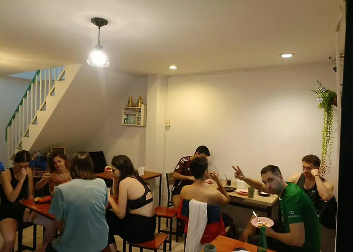 Blue Moon House - A Budget Hostel For Easy Travellers Chiang Mai