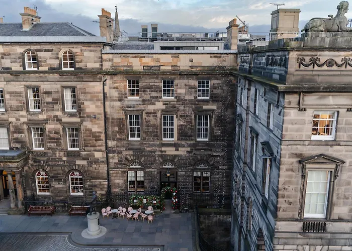 Code - The Court, Edinburgh Vandrehjem