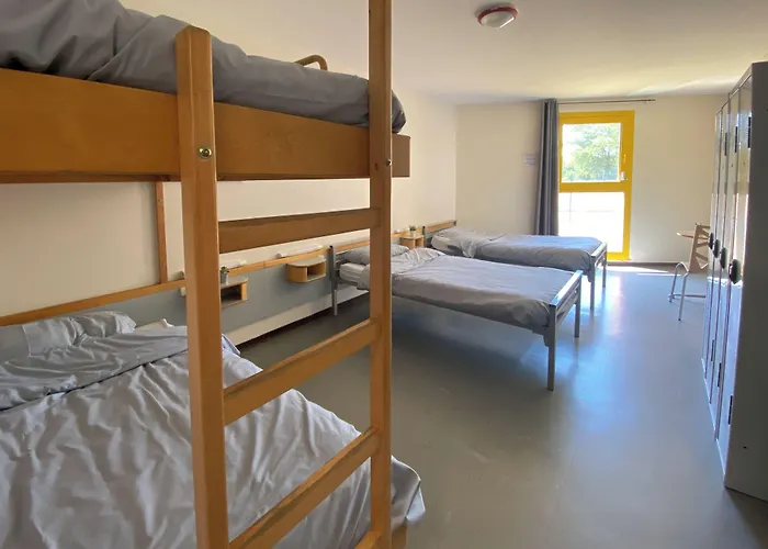 Auberge De Jeunesse Hi Strasbourg 2 Rives