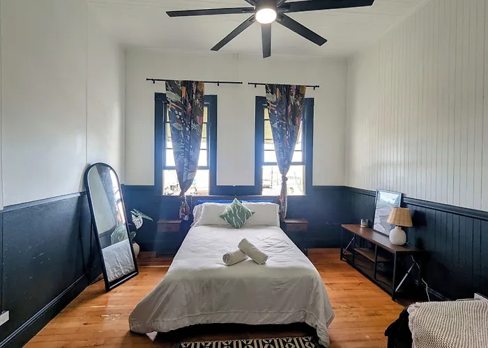 Howzit Hostels Hawaii Hilo
