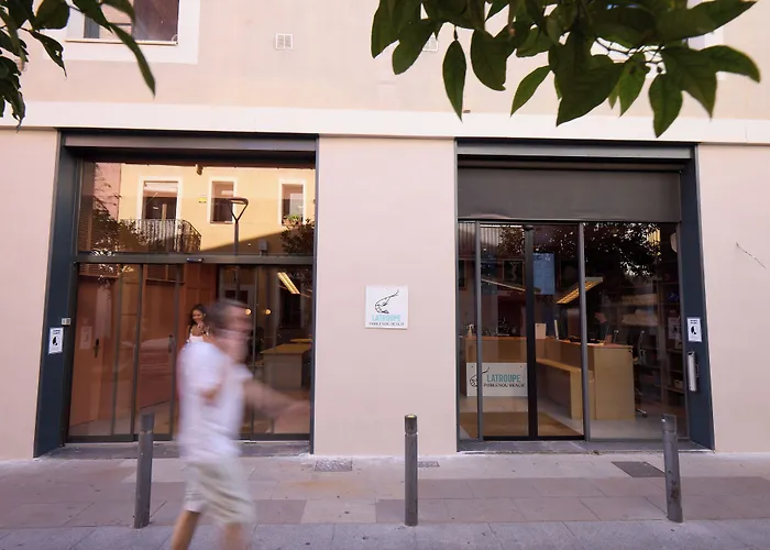 Amistat Beach Hostel Barcelona