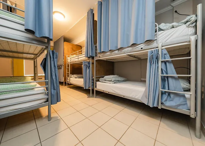 Montreal Hostels