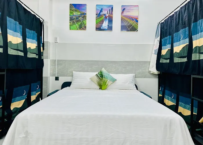 Aloha Saigon Hostel - Less-Touristy Location, Spacious Rooms, Bathroom With A Glass Partition, Airport - Train Station Proximity Ho Chi Minh City