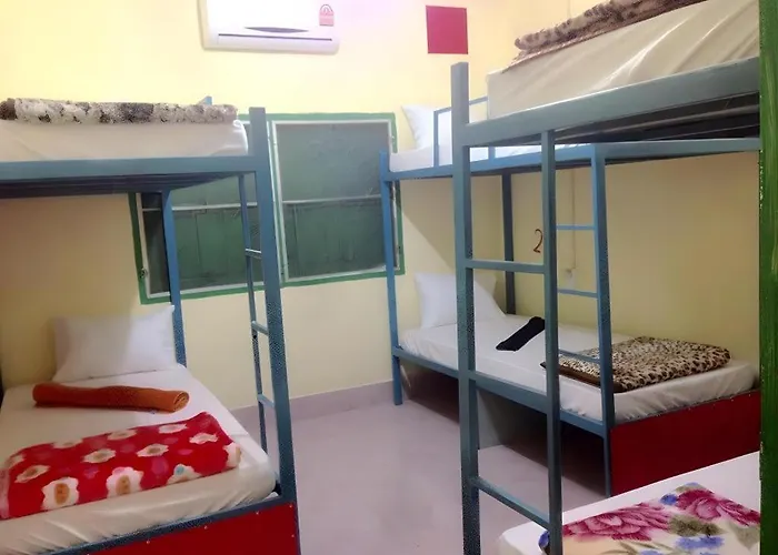 Real Vang Vieng Backpacker Hostel