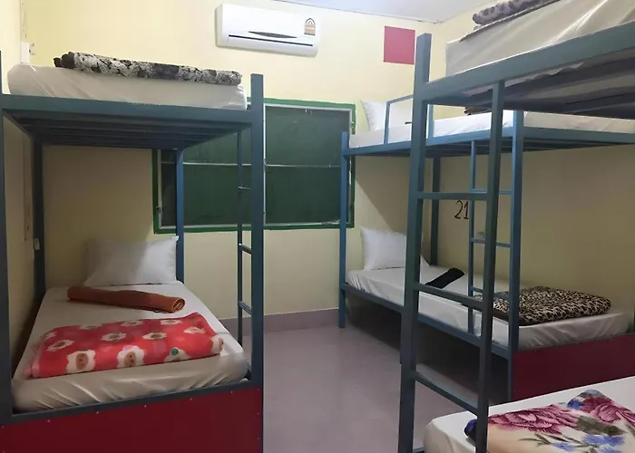 Real Vang Vieng Backpacker Hostel