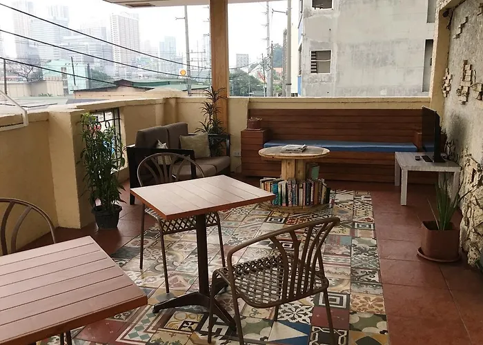 1 River Central Hostel Makati City