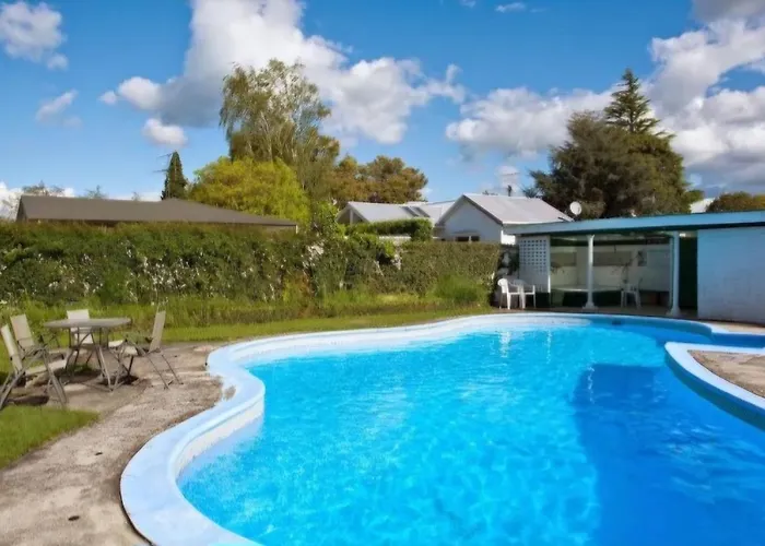 Garden Court Motel & Backpackers Tauranga