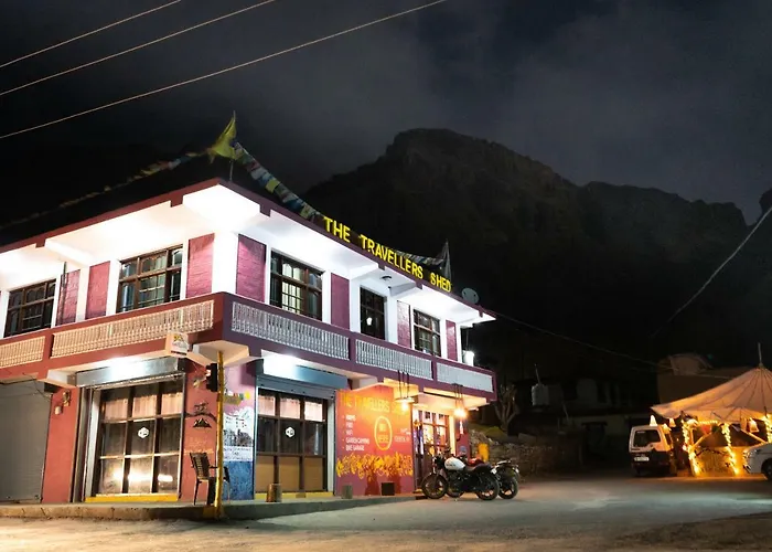 The Travellers Shed Hostel Kaza