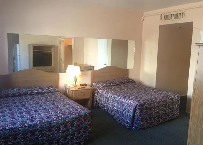 Collins Avenue Hostel Miami Beach