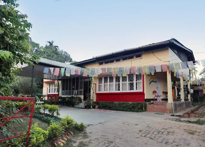 Gibbon Backpackers Hostel Guwahati