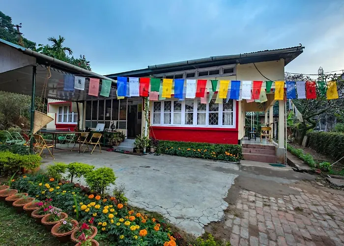 Gibbon Backpackers Hostel Guwahati