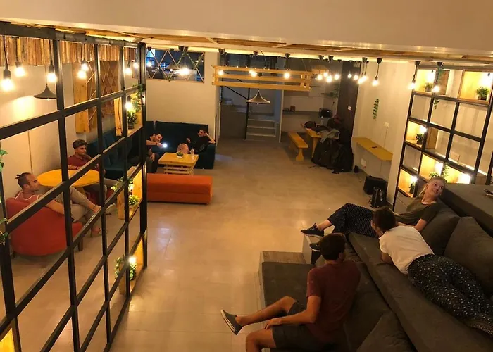 Madpackers Agra Hostel